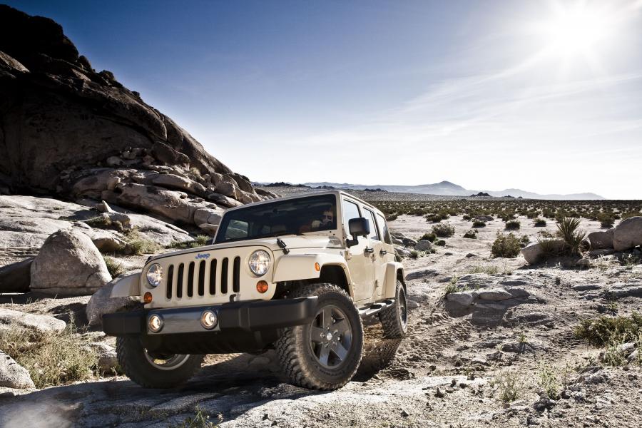  Jeep Wrangler Unlimited Mojave 2011 года  (фото 31 из 46)